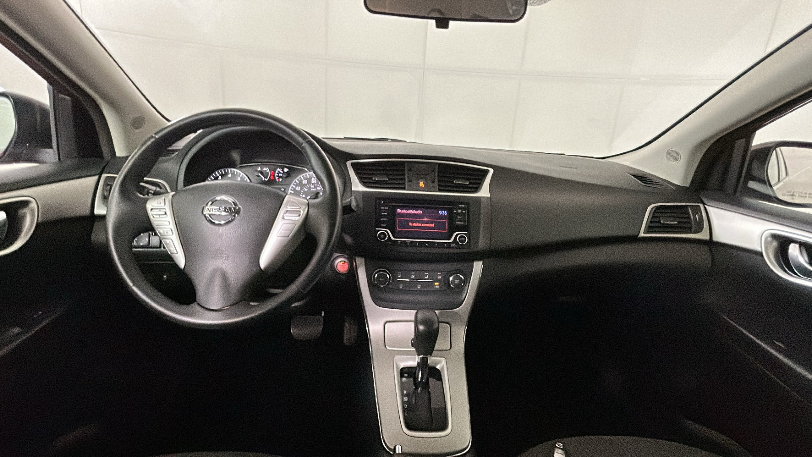 Used 2015 Nissan Sentra SV FWD image 32