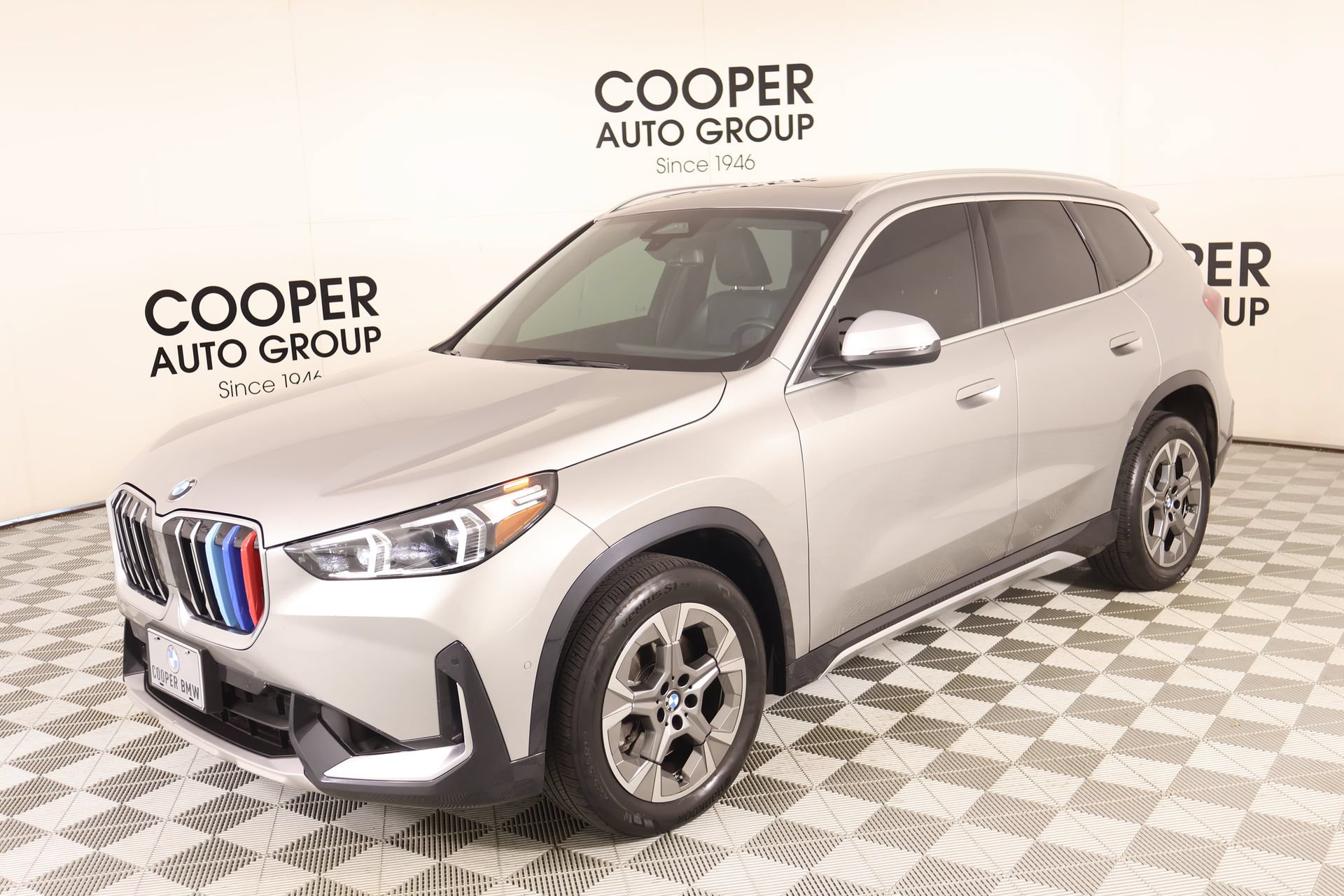 Used 2024 BMW X1 xDrive28i AWD/4WD image 11