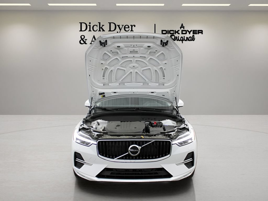 Used 2023 Volvo XC60 B5 Core w/ Climate Package AWD/4WD image 9