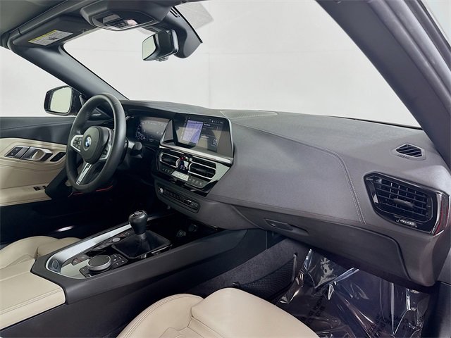 Used 2025 BMW Z4 M40i w/ Premium Package image 28