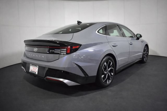 Used 2025 Hyundai Sonata SEL FWD image 4