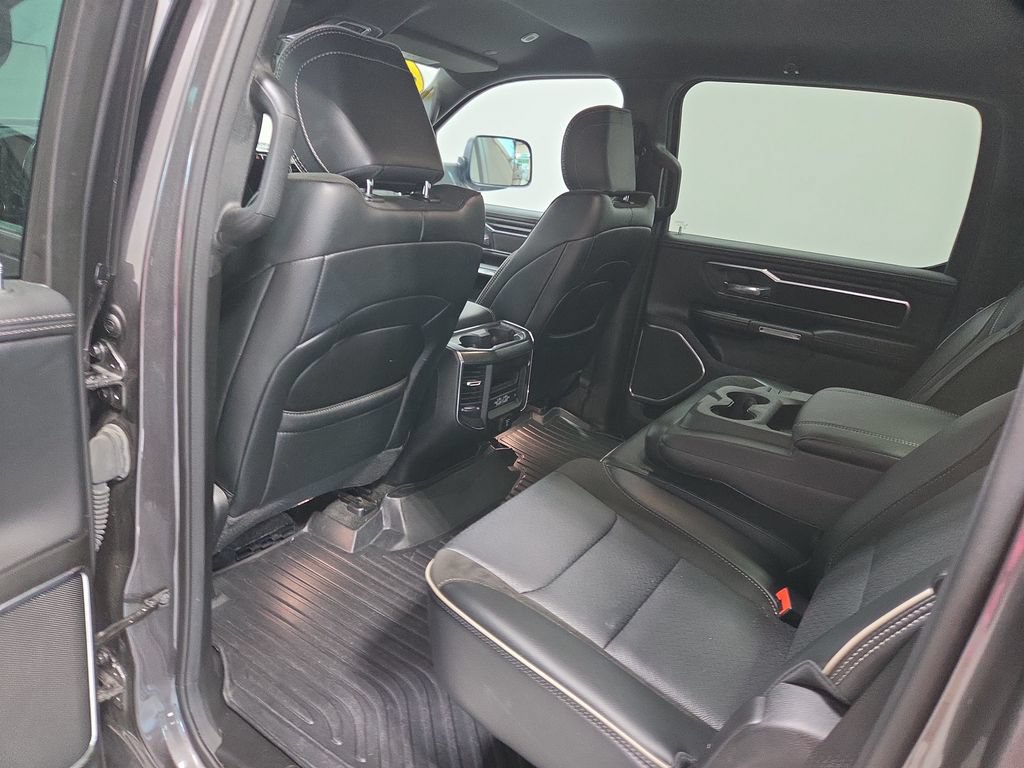 Used 2024 RAM 1500 Laramie AWD/4WD image 28
