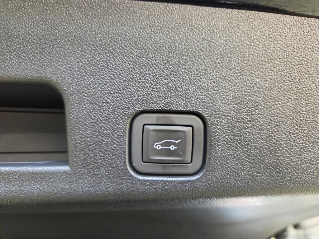 Used 2026 Chevrolet Traverse High Country w/ LPO, Floor Liner Package AWD/4WD image 15