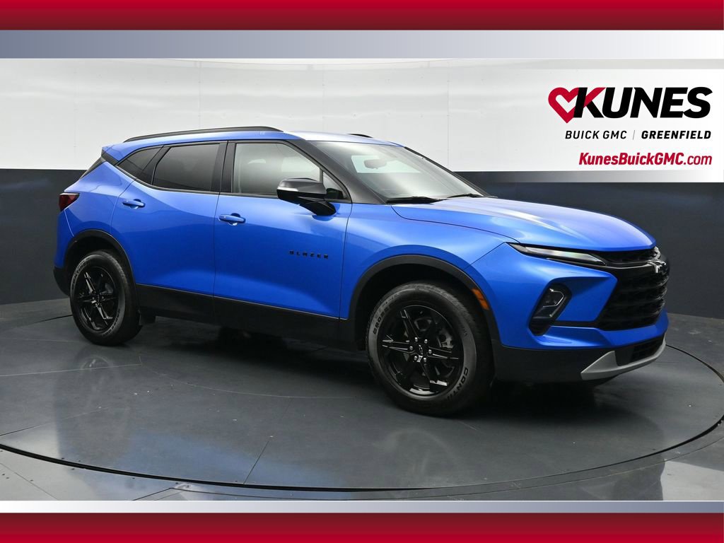 Used 2024 Chevrolet Blazer LT w/ Sound & Technology Package FWD image 5