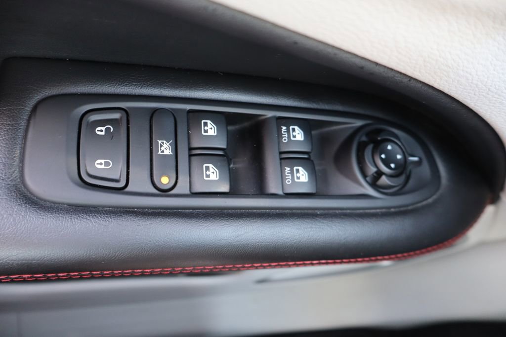 Used 2017 Jeep Compass Limited w/ Navigation Group AWD/4WD image 30