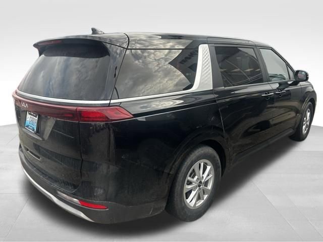 Used 2024 Kia Carnival LX image 5