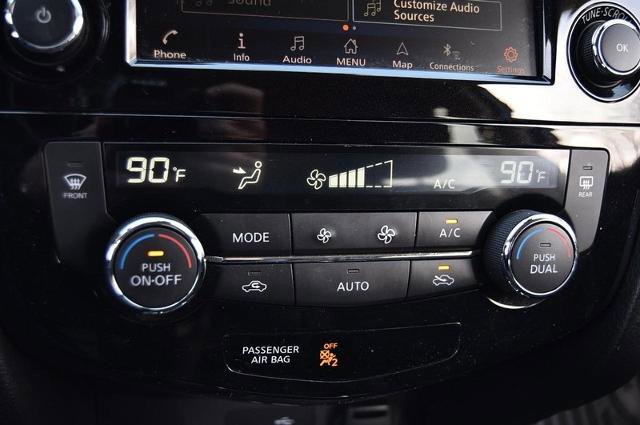 Used 2020 Nissan Rogue SV w/ Premium Package image 21