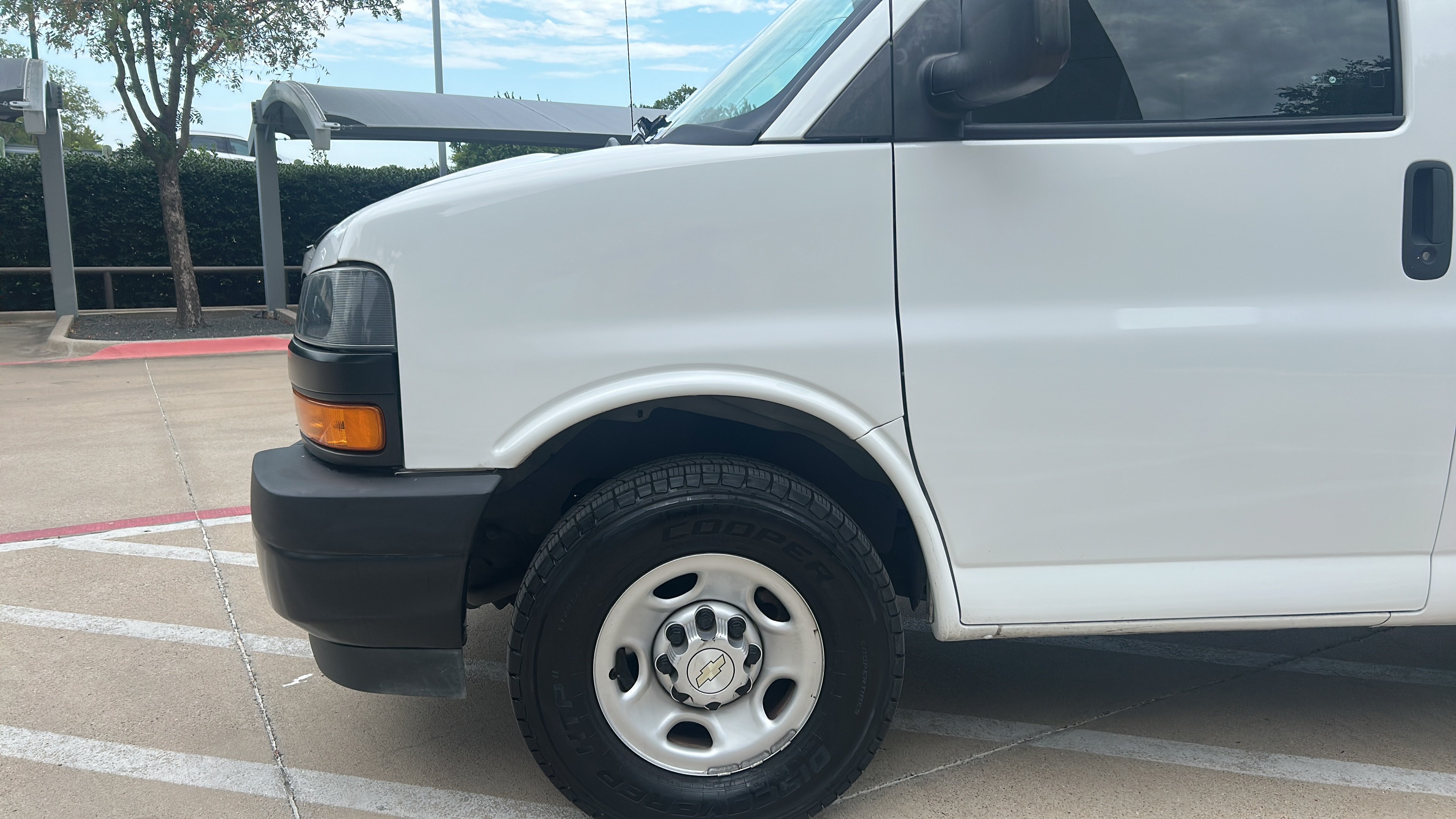 Used 2021 Chevrolet Express 2500 w/ Driver Convenience Package RWD image 9