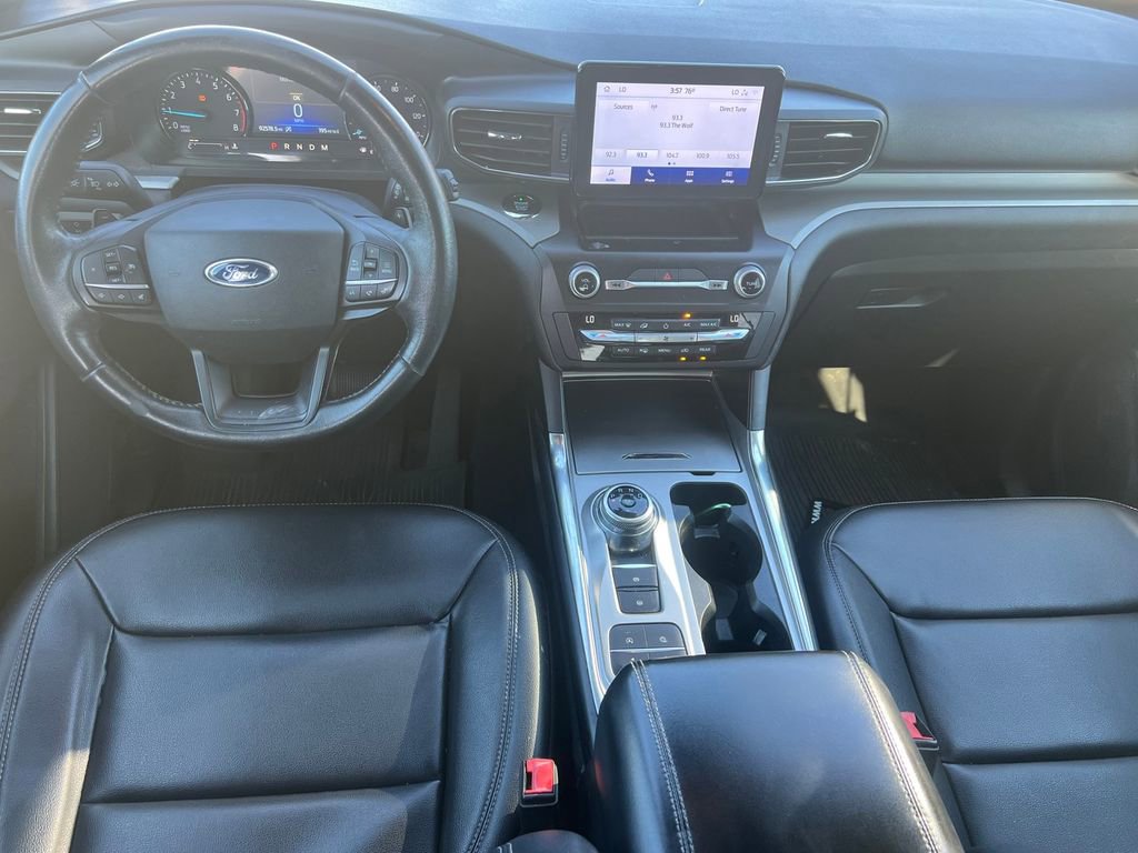 Used 2020 Ford Explorer XLT w/ Equipment Group 202A image 28