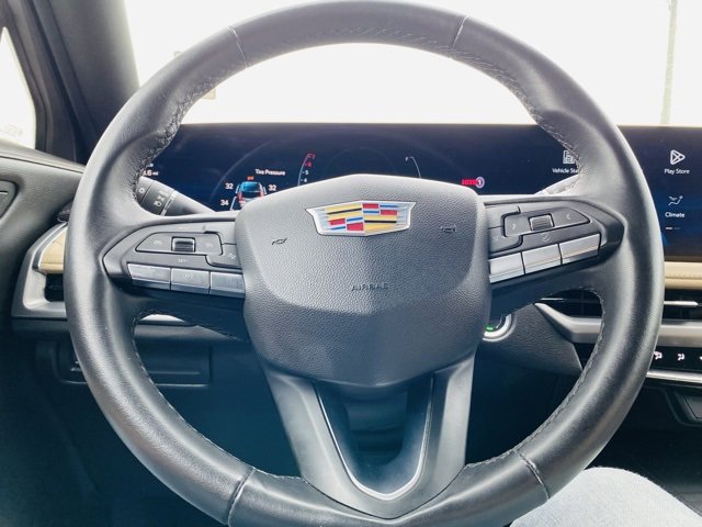 Used 2025 Cadillac XT4 Premium Luxury image 37