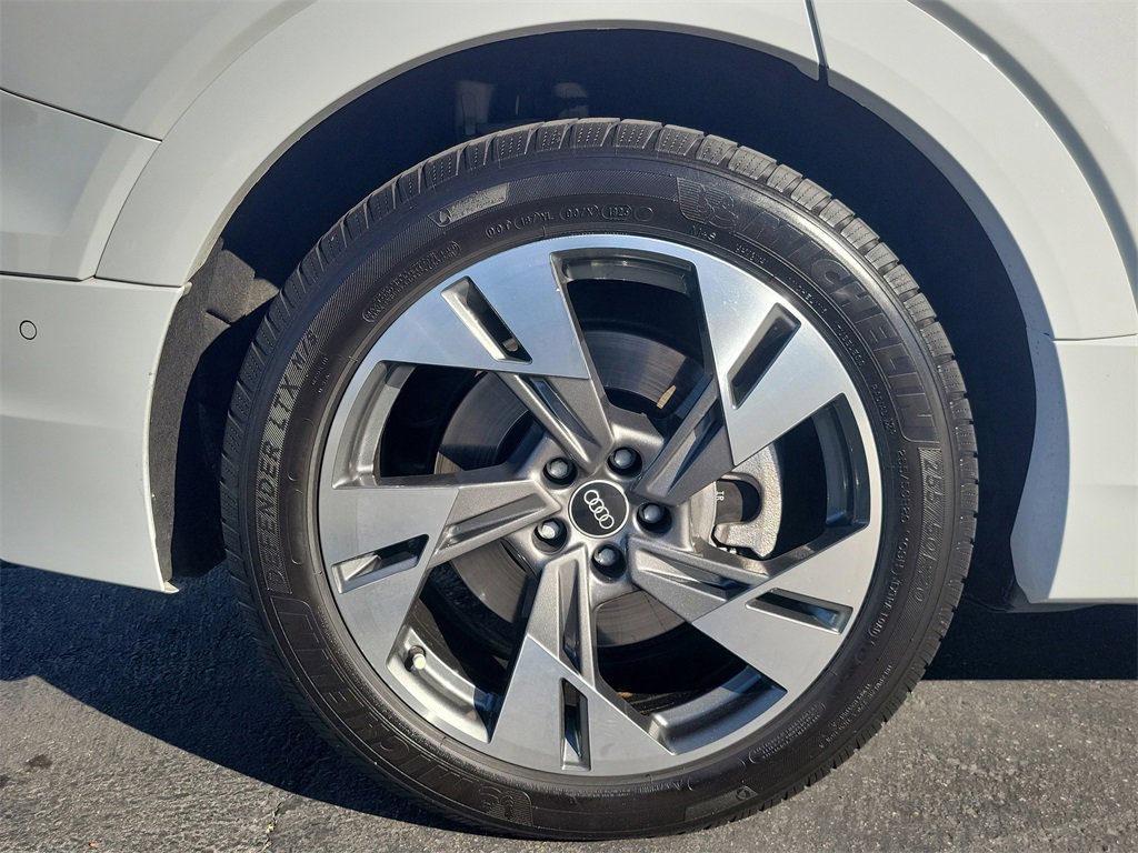 Used 2021 Audi e-tron Premium Plus w/ Premium Plus Package image 7