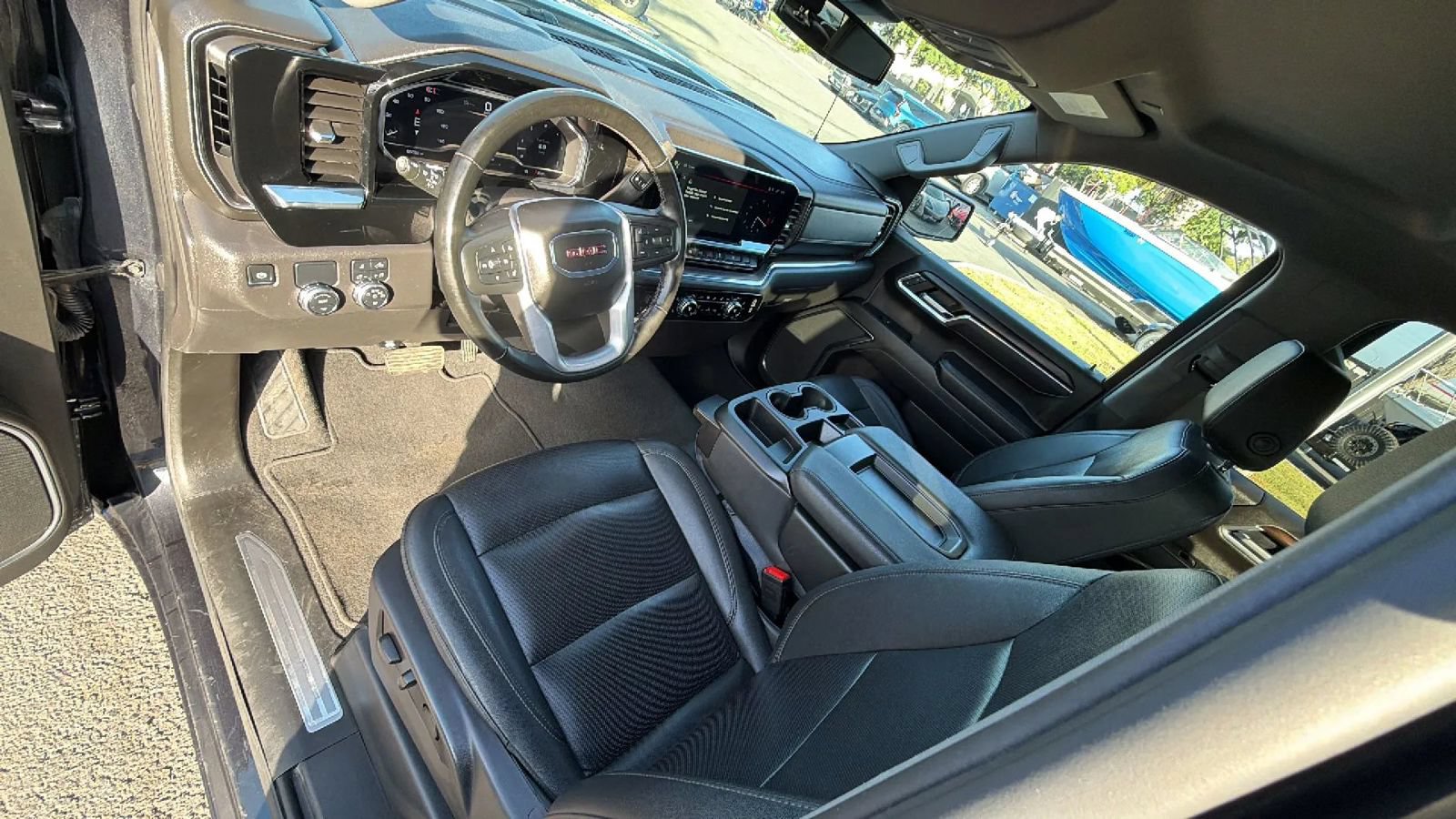 Used 2025 GMC Sierra 1500 SLT RWD image 12