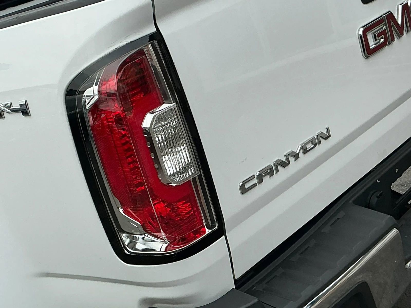 Used 2016 GMC Canyon SLT AWD/4WD image 16