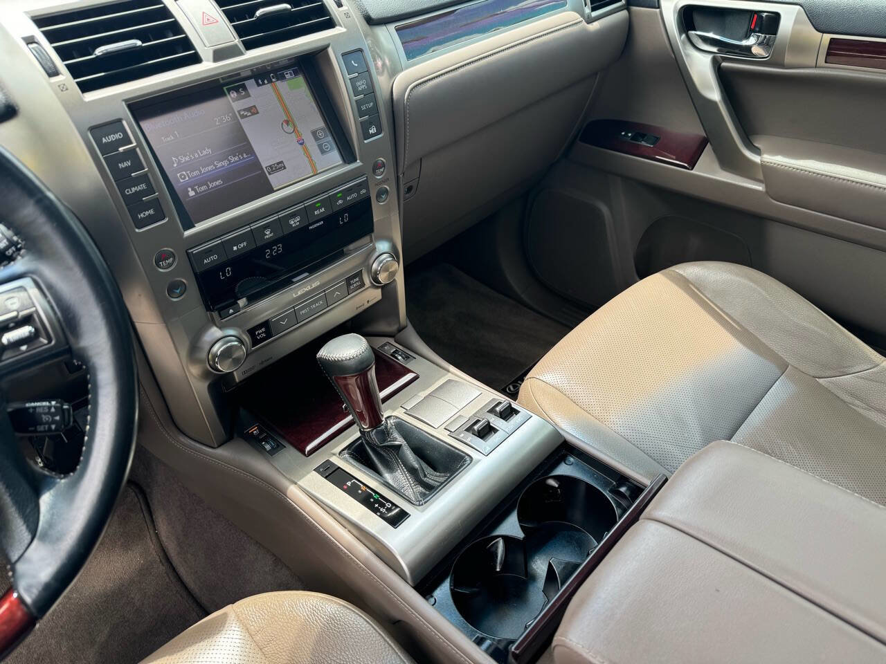 Used 2014 Lexus GX 460 image 23