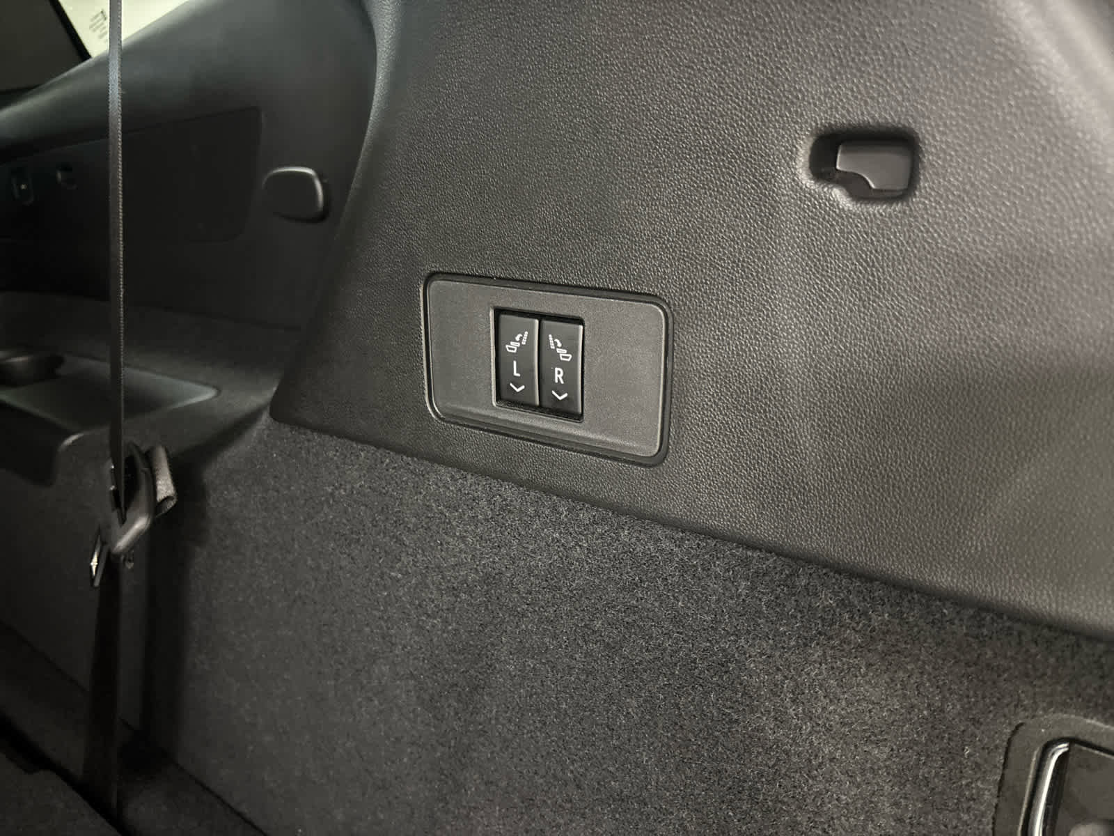 Used 2024 Cadillac XT6 Luxury image 11