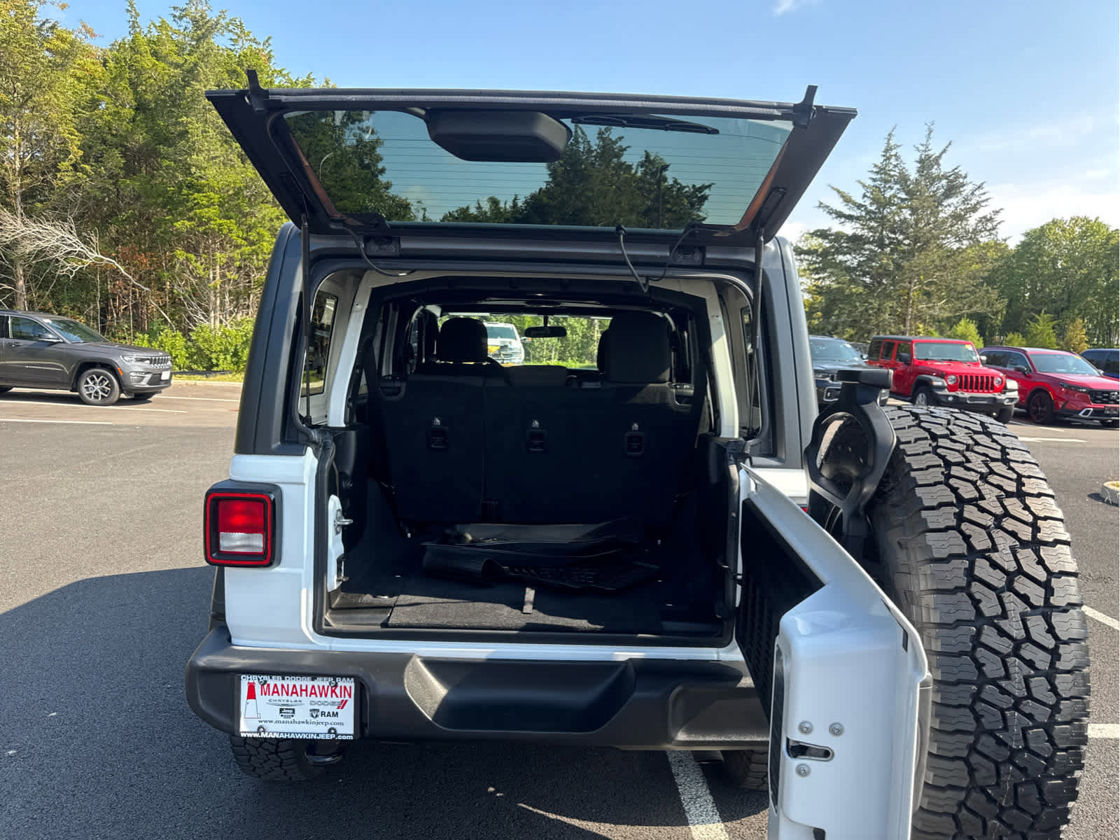 Certified 2018 Jeep Wrangler Unlimited Sport S image 13