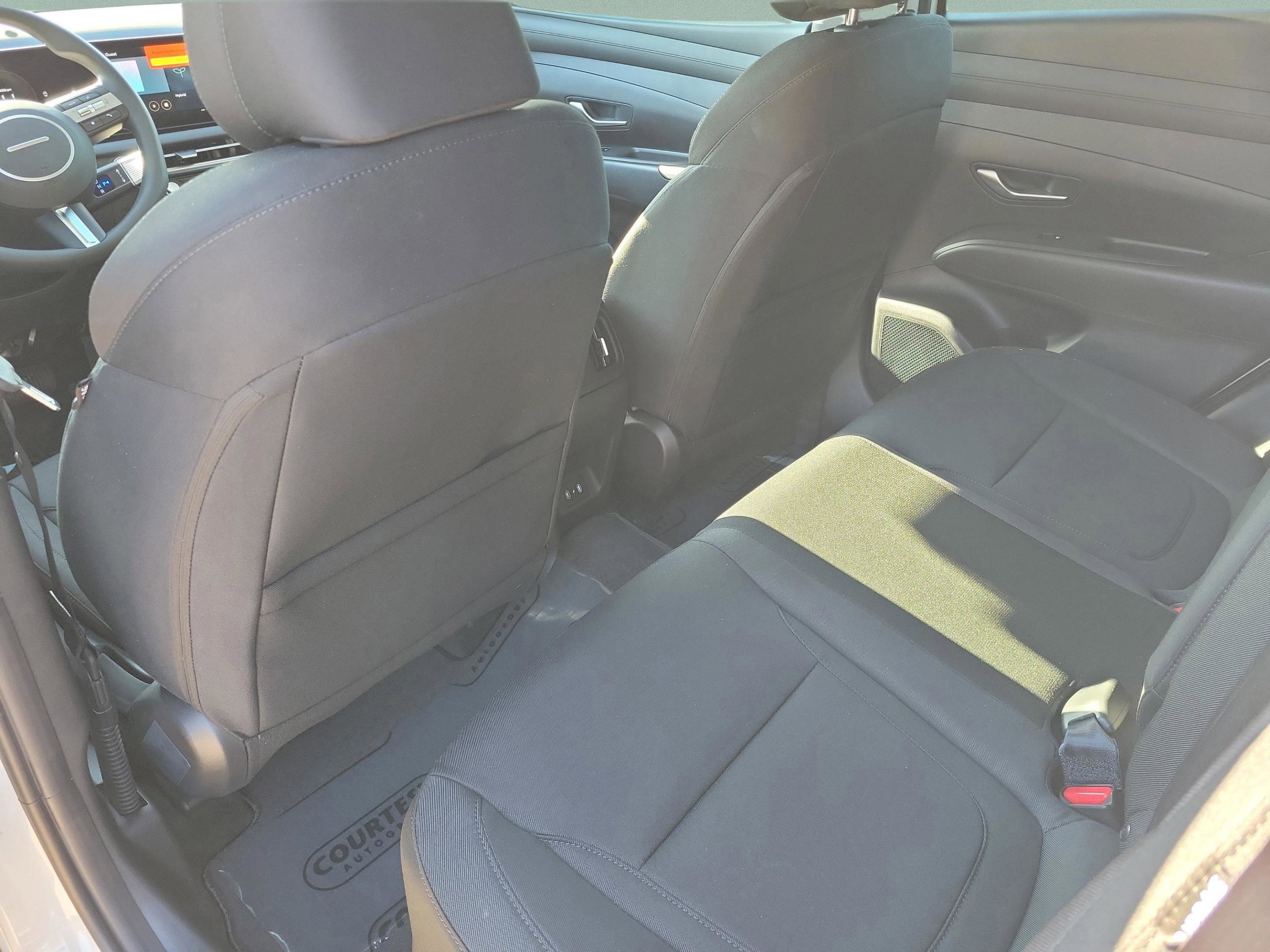 New 2026 Hyundai Tucson Blue SE image 15