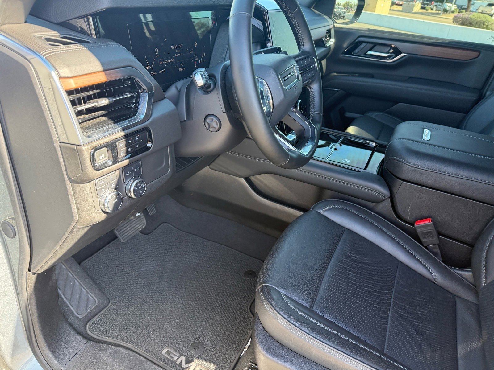 Used 2025 GMC Yukon Denali image 21