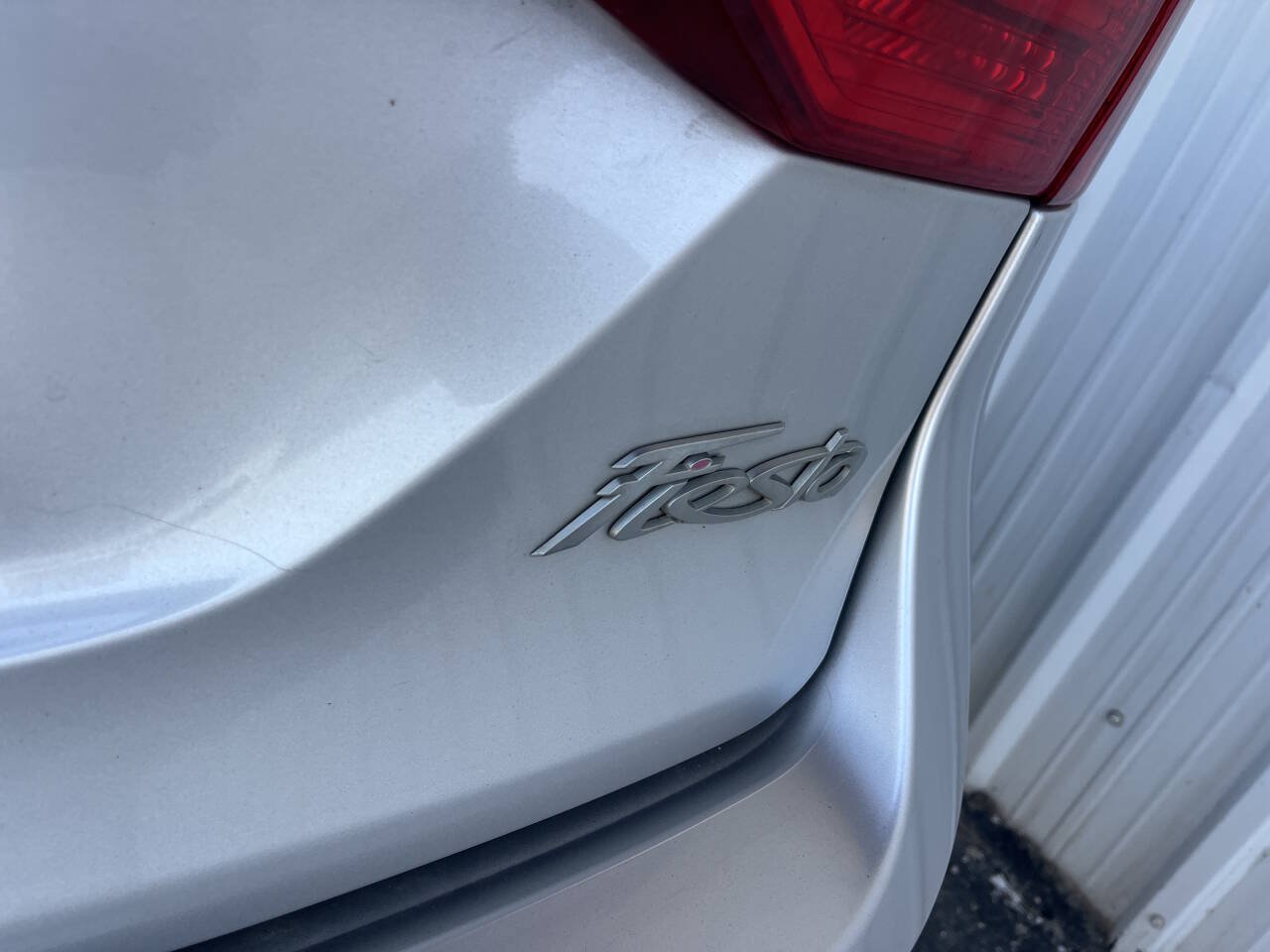 Used 2015 Ford Fiesta SE FWD image 9