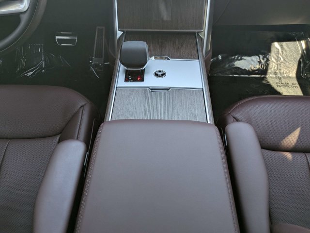 Used 2025 Land Rover Range Rover Long Wheelbase Autobiography AWD/4WD image 42