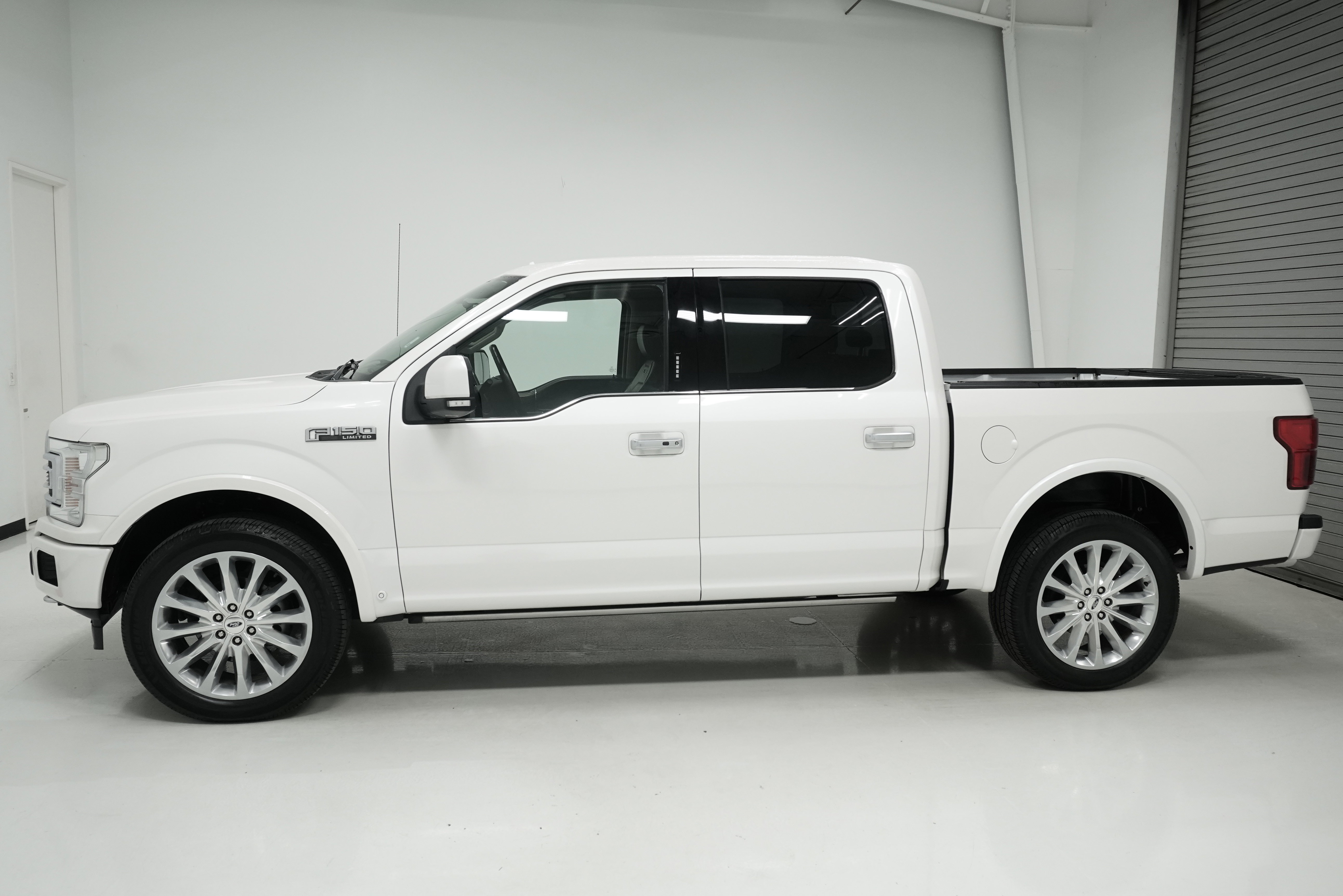 Used 2019 Ford F150 Limited w/ Trailer Tow Package image 6