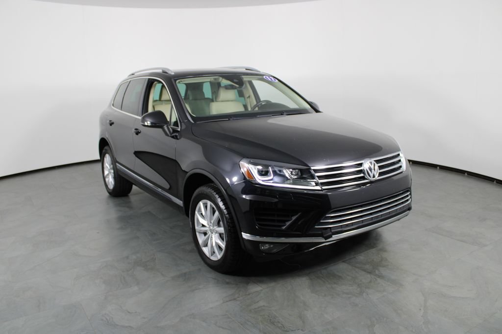 Used 2017 Volkswagen Touareg Sport AWD/4WD image 4