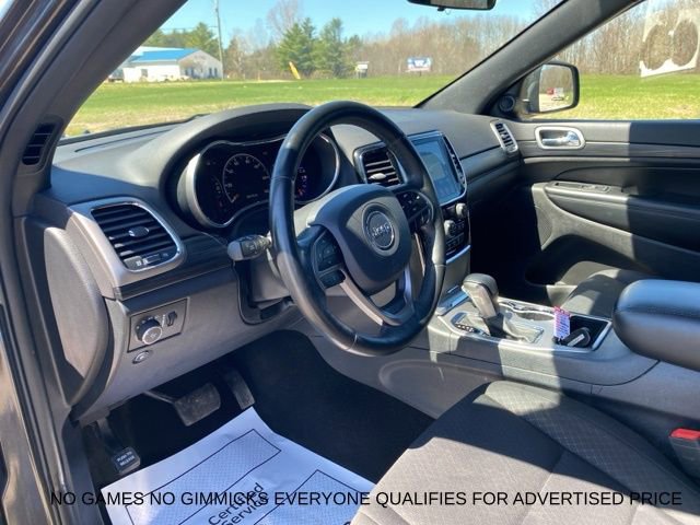 Used 2019 Jeep Grand Cherokee Laredo w/ Security & Convenience Group AWD/4WD image 12