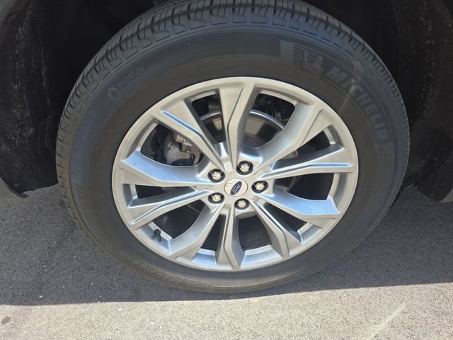 Certified 2024 Ford Explorer XLT w/ Equipment Group 202A AWD/4WD image 5