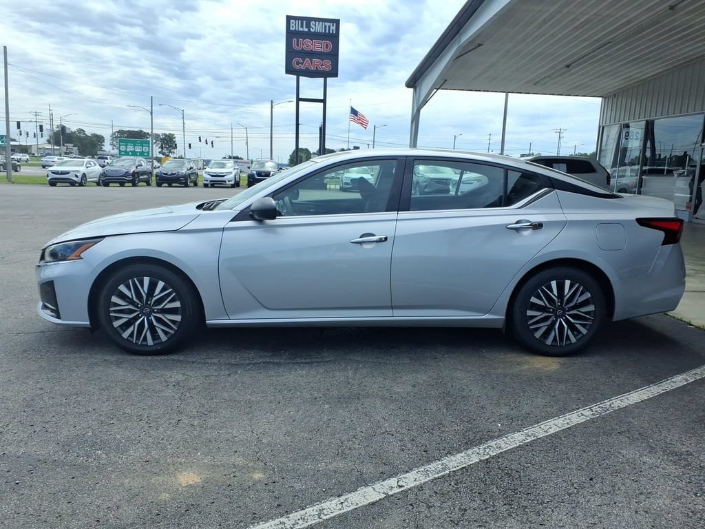 Used 2024 Nissan Altima 2.5 SV FWD image 4