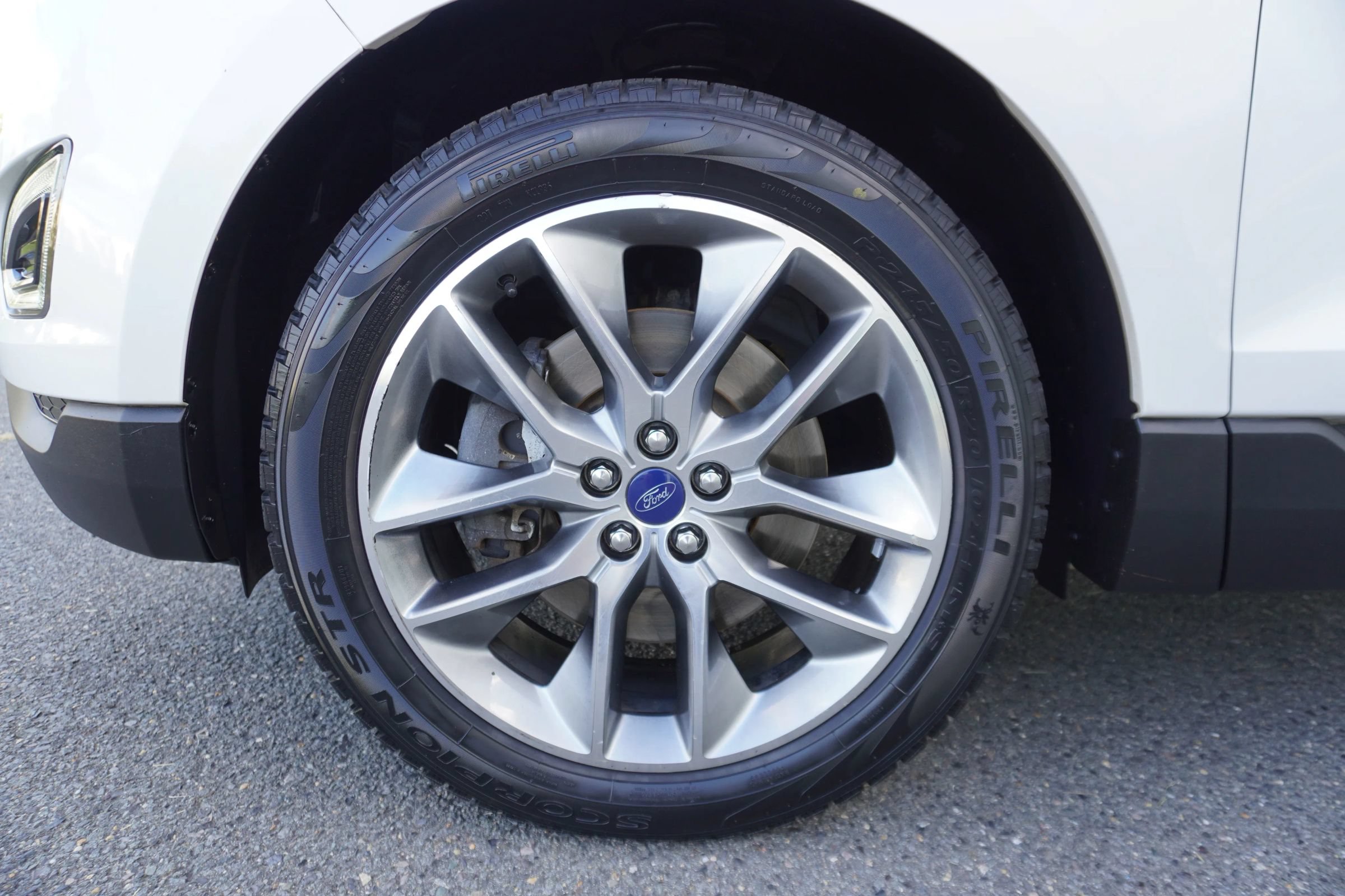 Used 2017 Ford Edge Titanium w/ Equipment Group 301A AWD/4WD image 28