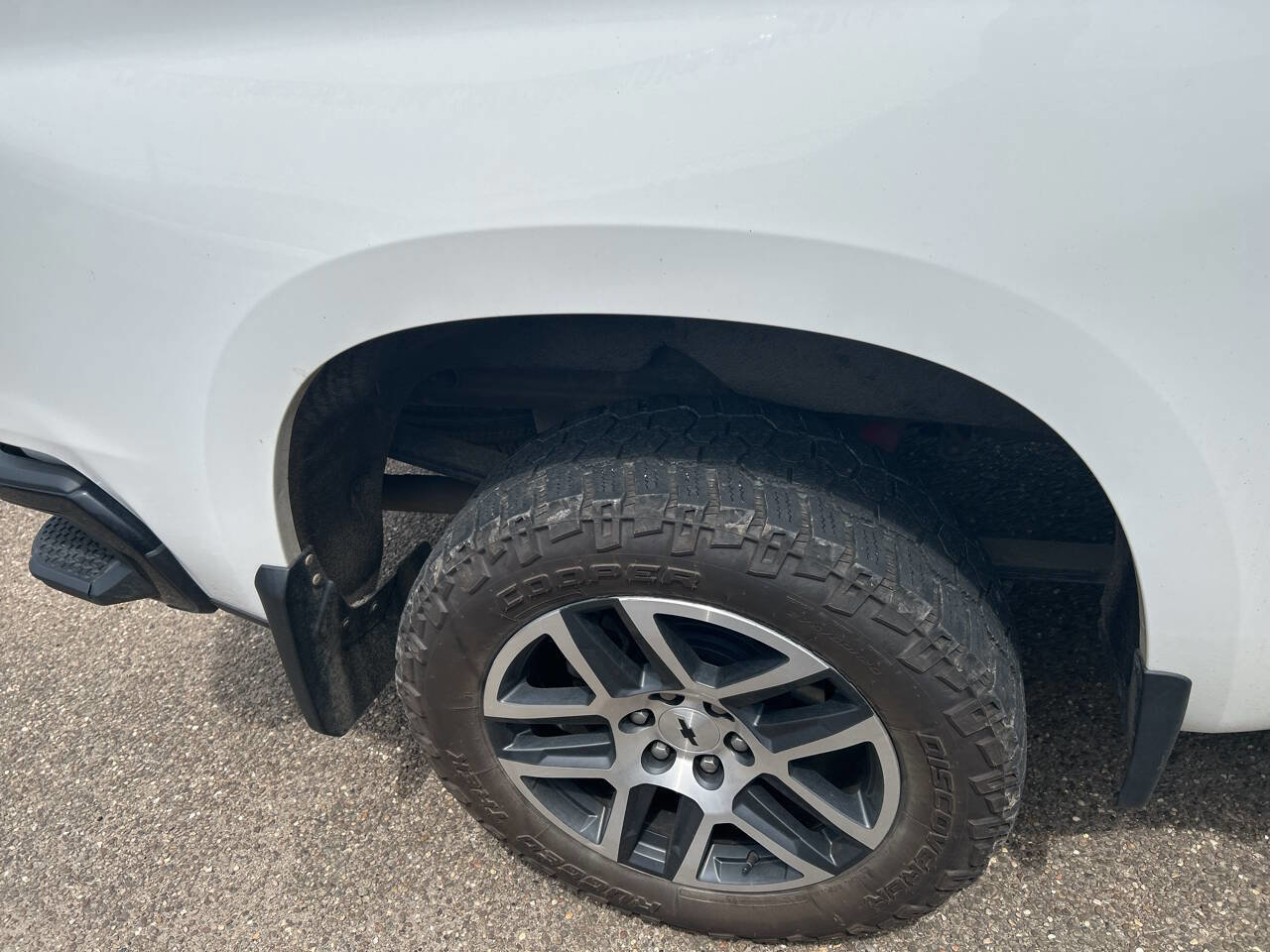Used 2019 Chevrolet Silverado 1500 Custom Trail Boss w/ Custom Convenience Package image 4