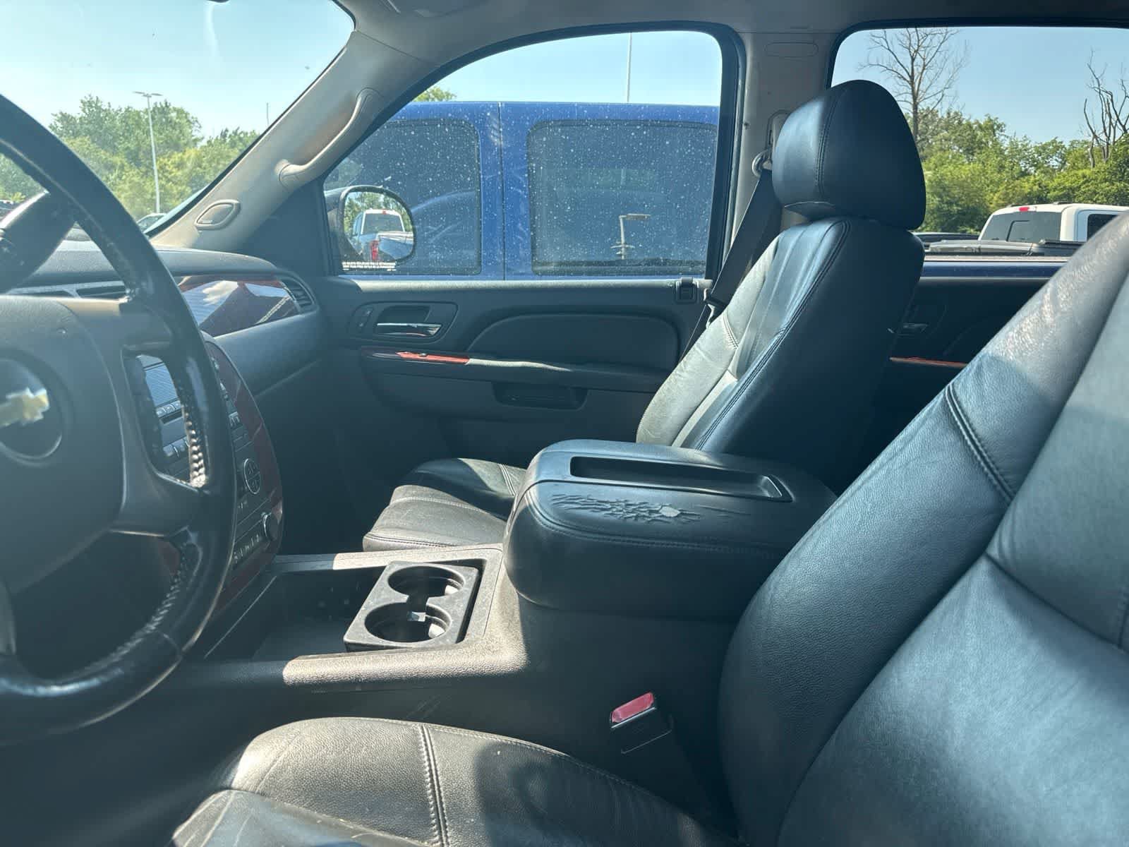 Used 2012 Chevrolet Suburban LT AWD/4WD image 31