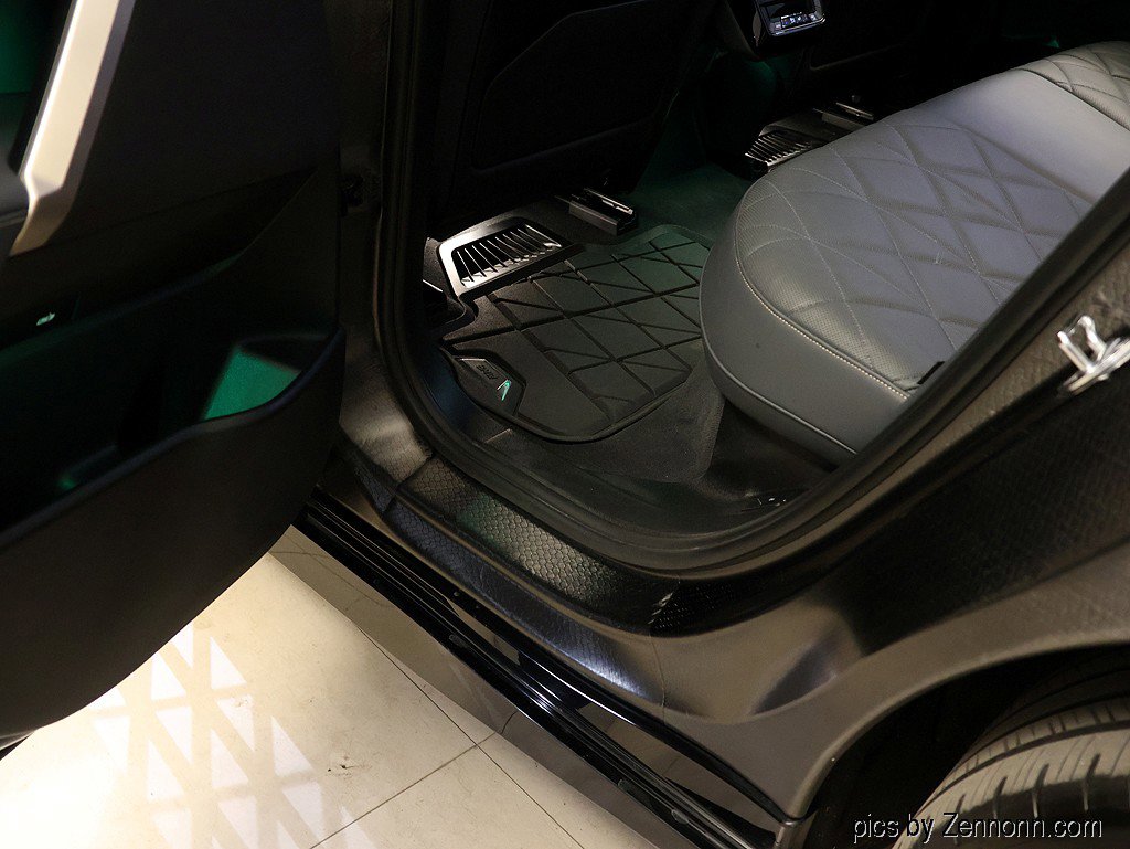 Certified 2023 BMW iX xDrive50 w/ Sport Package AWD/4WD image 31