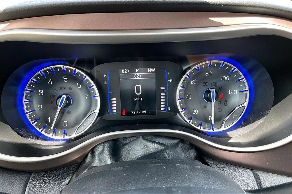 Used 2023 Chrysler Voyager LX FWD image 18