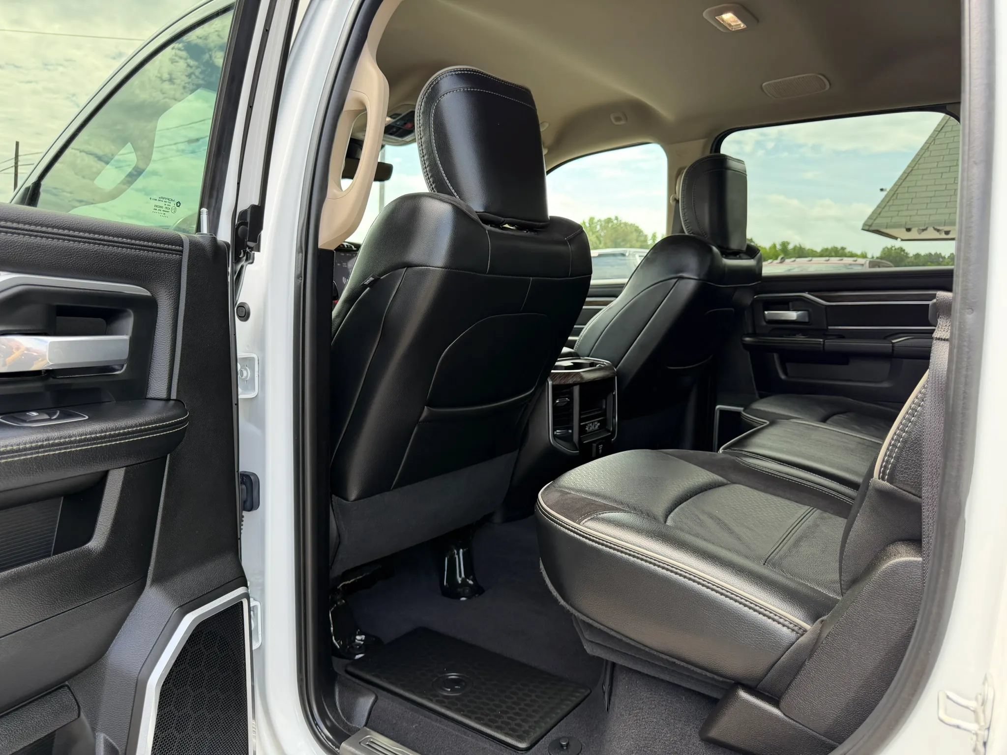 Used 2020 RAM 2500 Laramie AWD/4WD image 34
