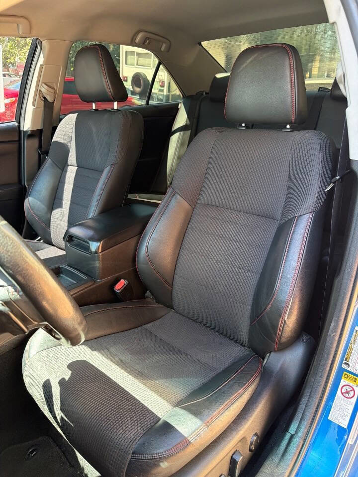 Used 2017 Toyota Camry SE FWD image 8