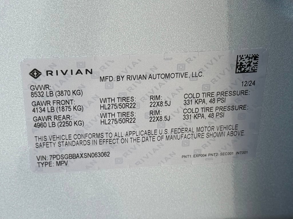 Used 2025 Rivian R1S Adventure AWD/4WD image 31