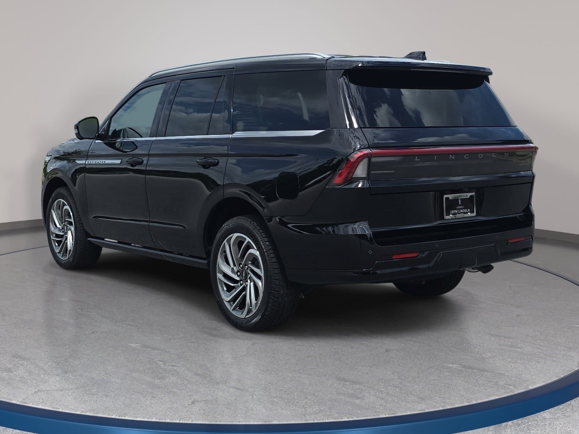 New 2027 Lincoln Navigator Reserve AWD/4WD image 7