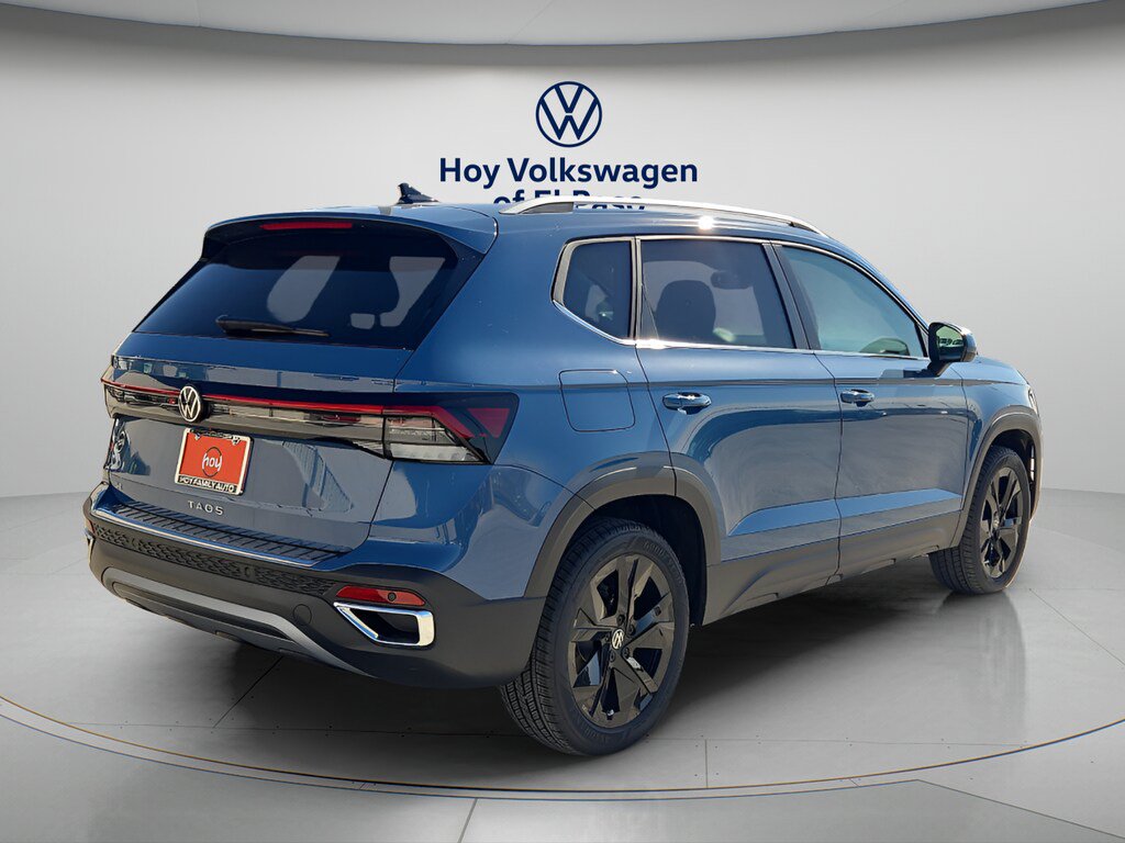 New 2026 Volkswagen Taos SE FWD image 3