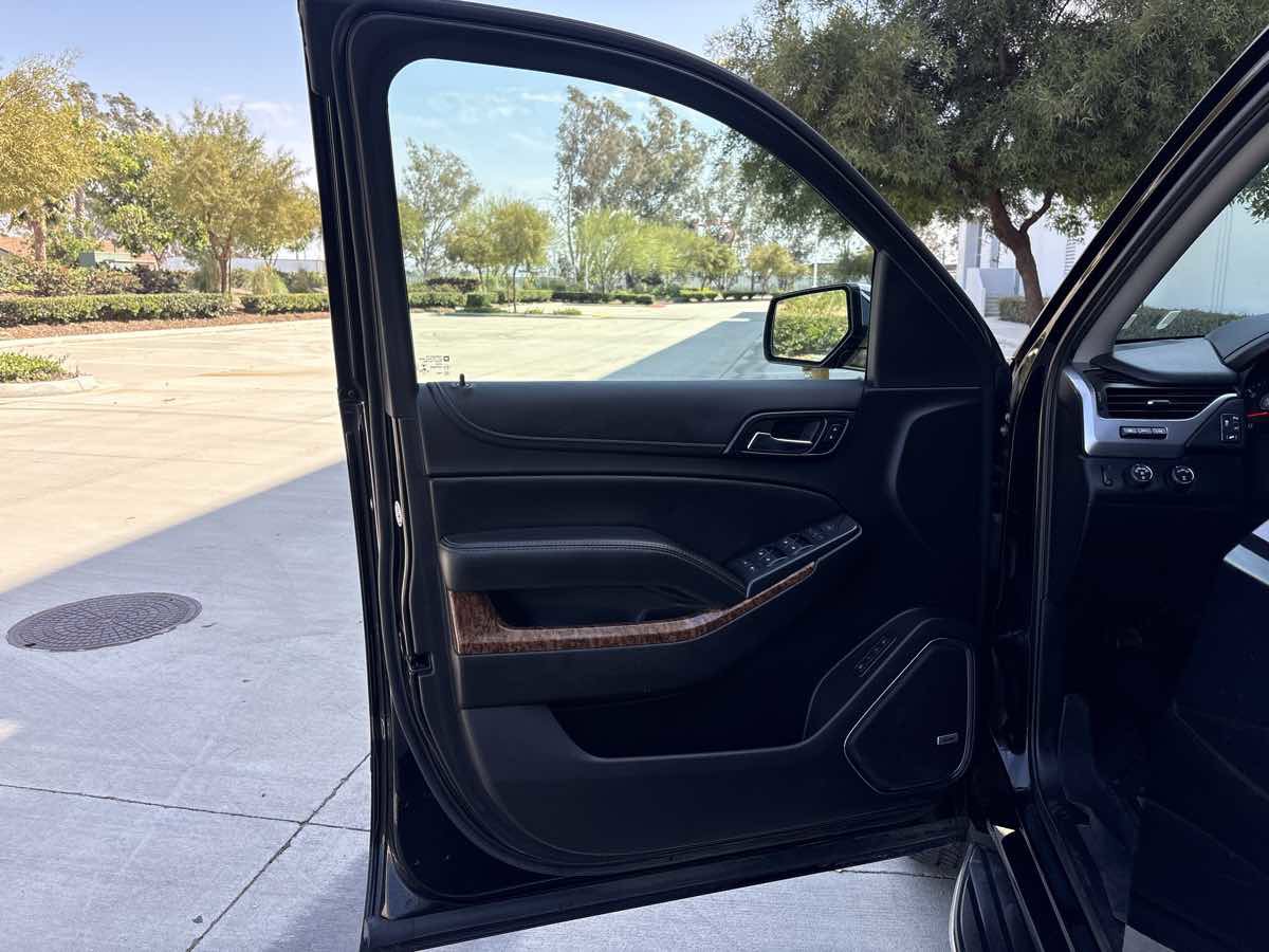 Used 2018 Chevrolet Suburban Premier AWD/4WD image 24