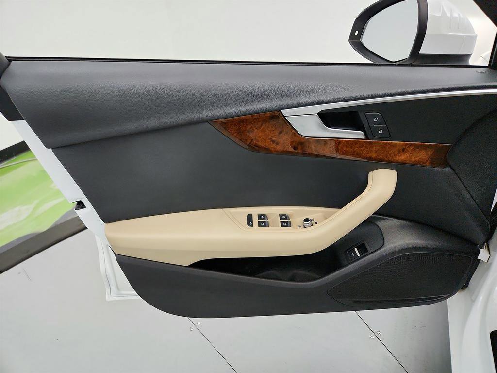 Used 2017 Audi A4 2.0T Premium image 22