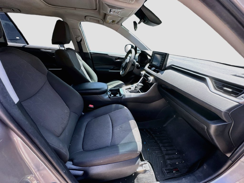 Used 2019 Toyota RAV4 XLE FWD image 28