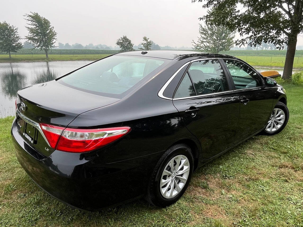 Used 2016 Toyota Camry LE FWD image 8