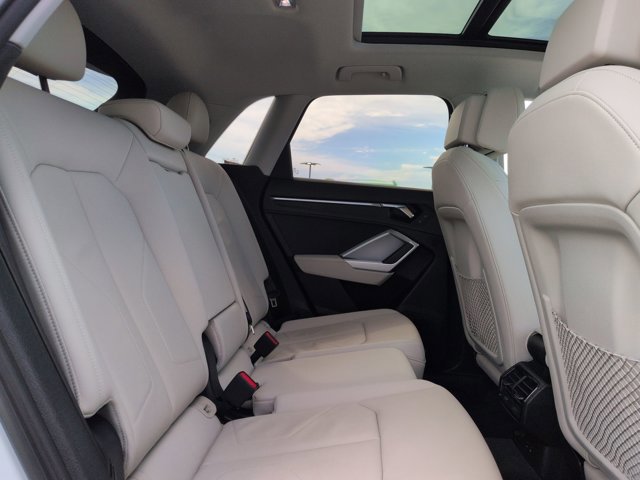 Used 2024 Audi Q3 2.0T Premium Plus image 22