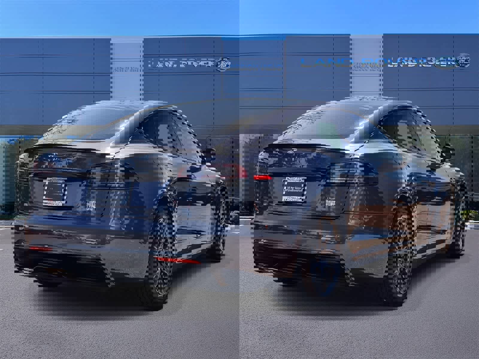 Used 2022 Tesla Model S Plaid image 4