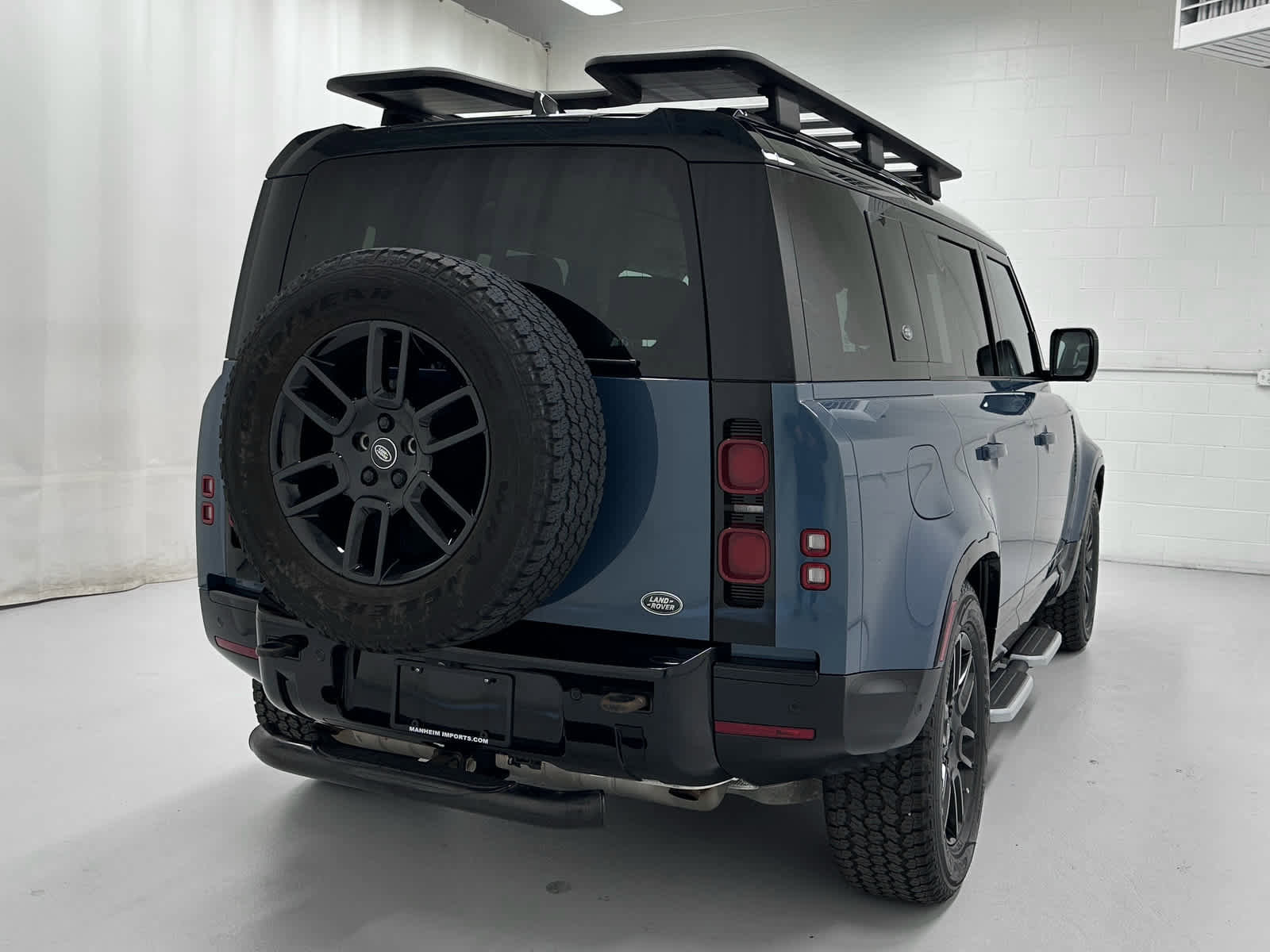 Used 2023 Land Rover Defender 110 X-Dynamic SE AWD/4WD image 6