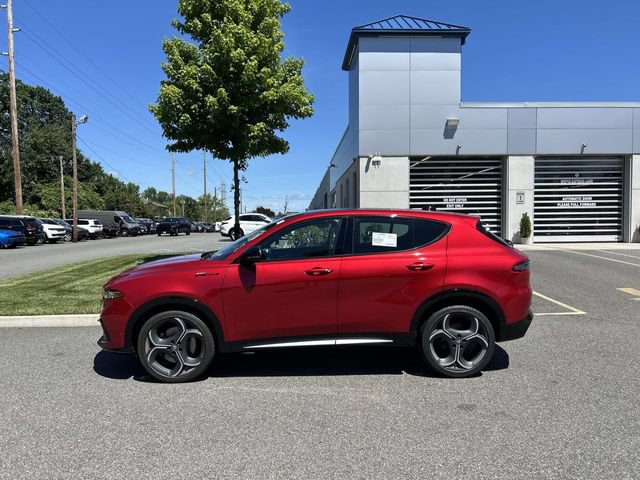 New 2026 Alfa Romeo Tonale w/ Active Assist Package AWD/4WD image 5
