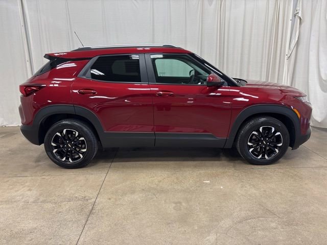 Used 2023 Chevrolet TrailBlazer LT w/ Convenience Package FWD image 2