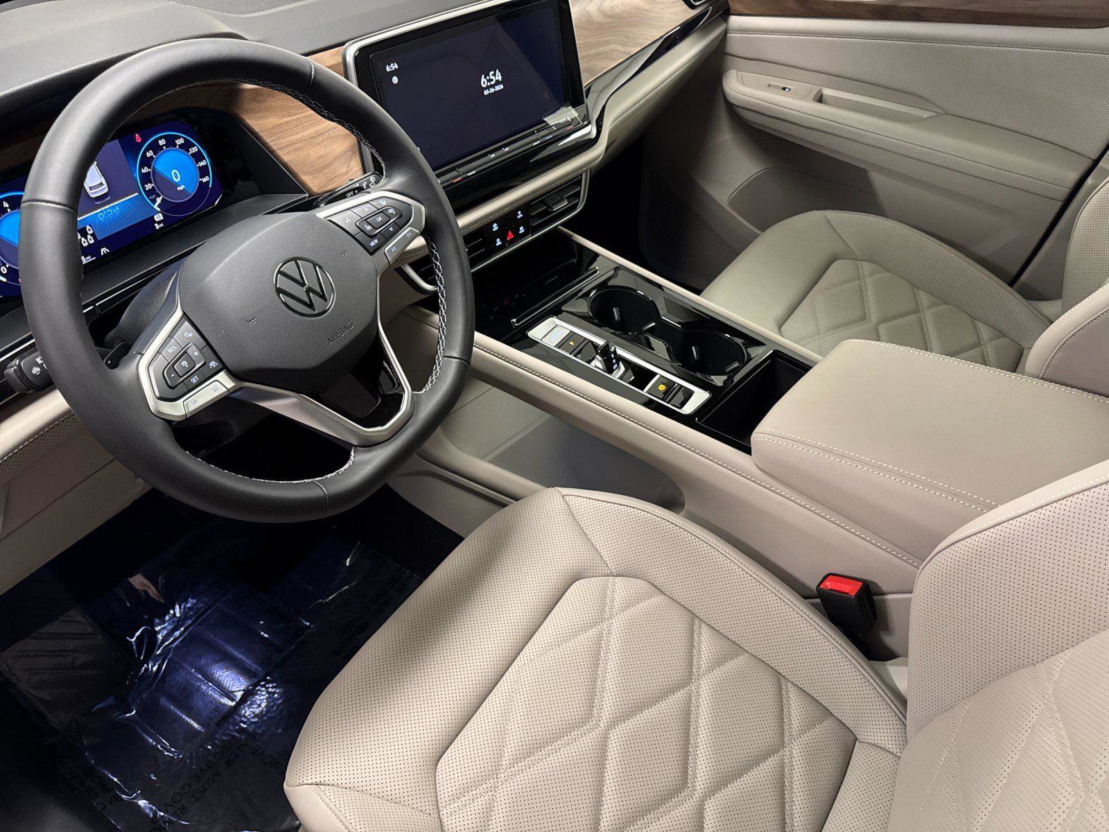 New 2026 Volkswagen Atlas SE image 9