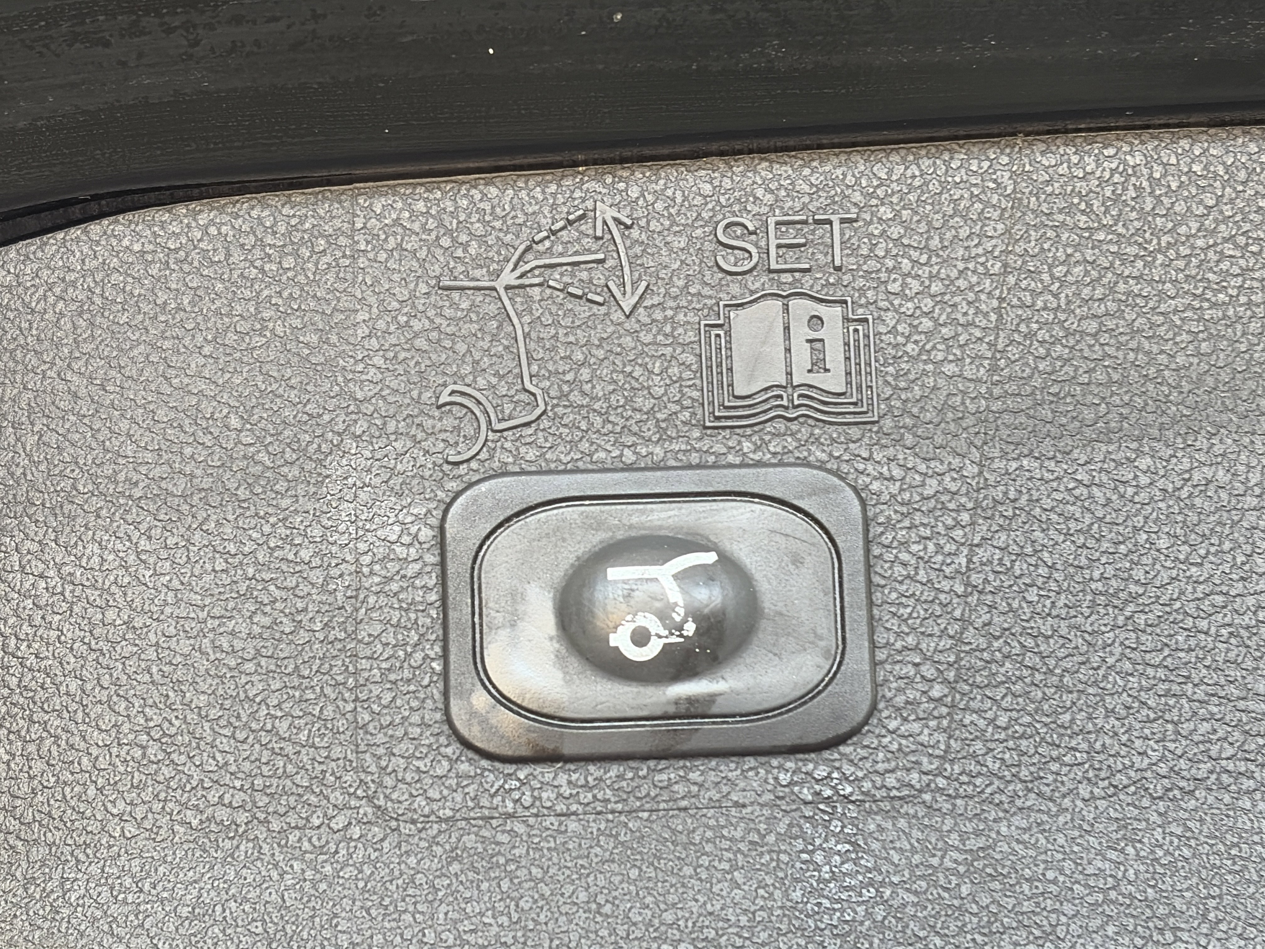 Used 2018 Ford Escape SEL AWD/4WD image 15